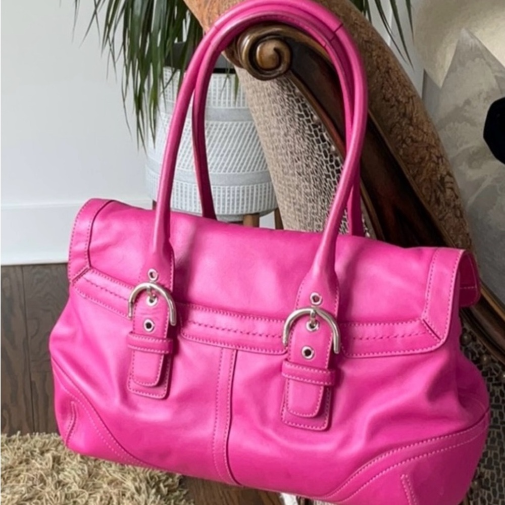 Vintage Coach - Authentic Coach Hampton
Soho Leather Flap Satchel